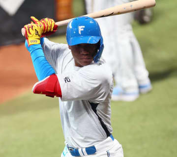 日本ハム新入団5選手がスタメンにズラリ ロッテとのオープン戦