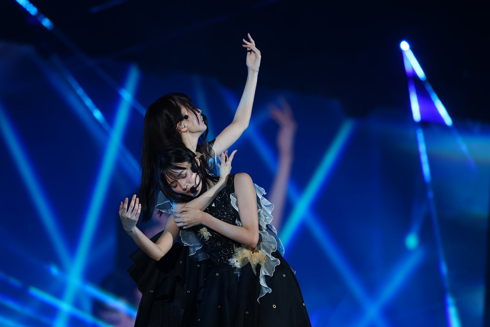 乃木坂46遠藤さくら＆賀喜遥香、“かきさく”「マグカップとシンク」披露 圧巻の無音シンクロダンスに反響「鳥肌立った」「伝説級」【真夏の全国ツアー2026】