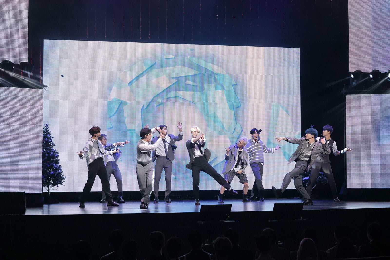 TO1（C）CJ ENM Japan