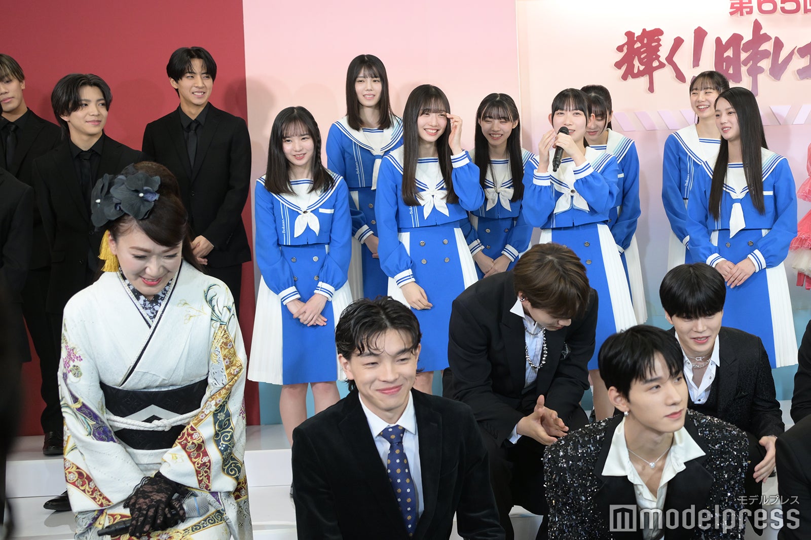 僕が見たかった青空、しゃがむ前列登壇者（C）モデルプレス