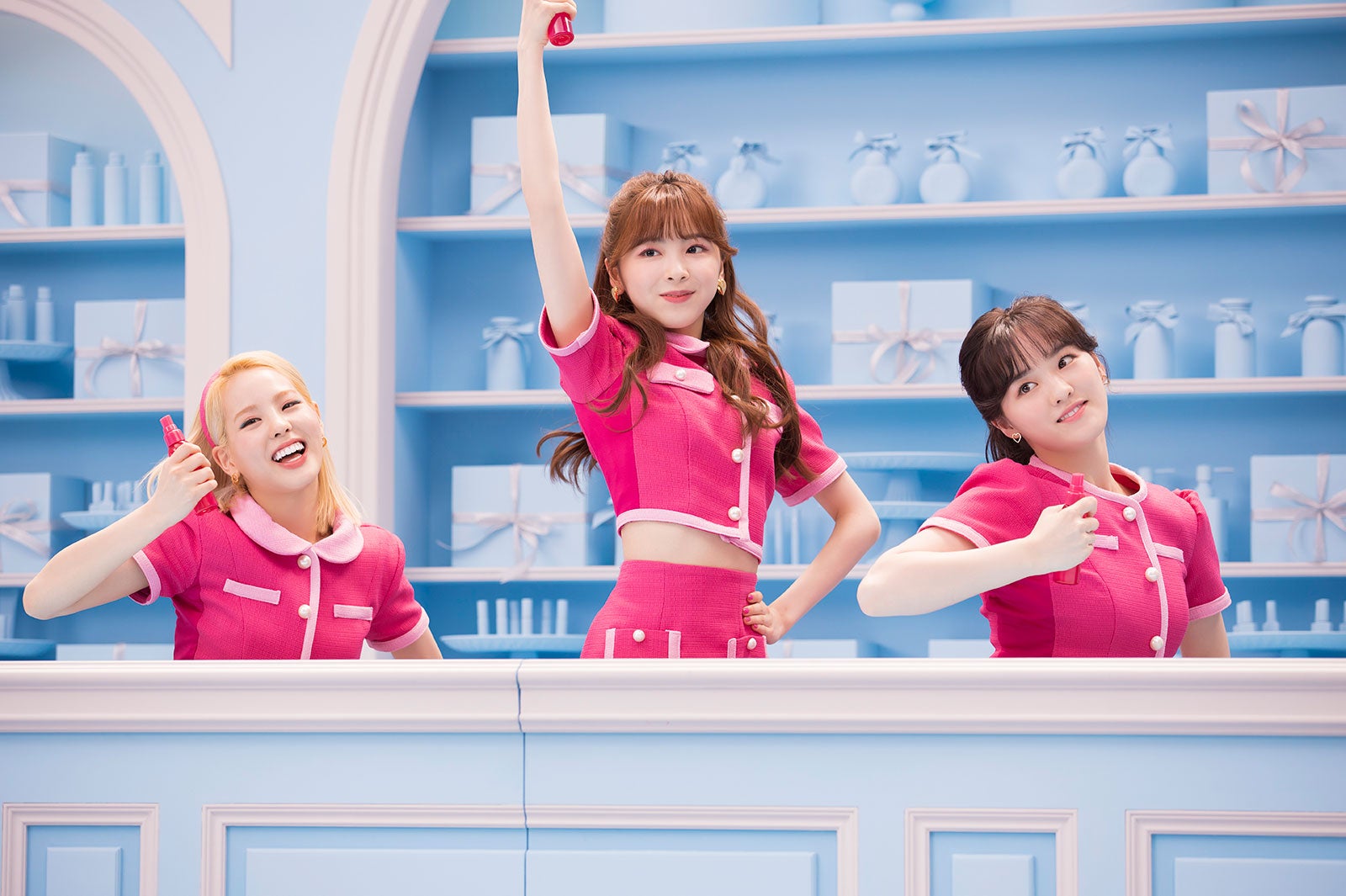 NiziU／MAKO、MIIHI、RIO（提供写真）