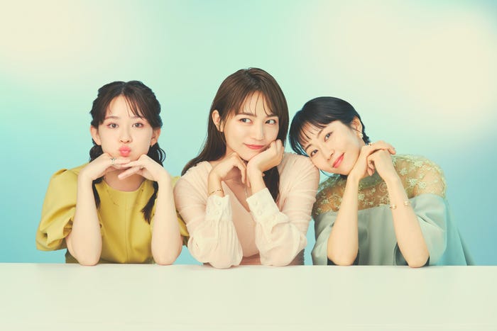 畑芽育、川口春奈、木南晴夏(C)TBS