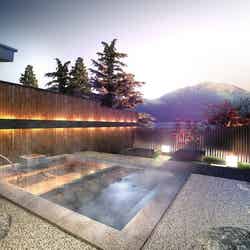 カラマツの四季を感じるアルプスの引湯/画像提供:星野リゾート