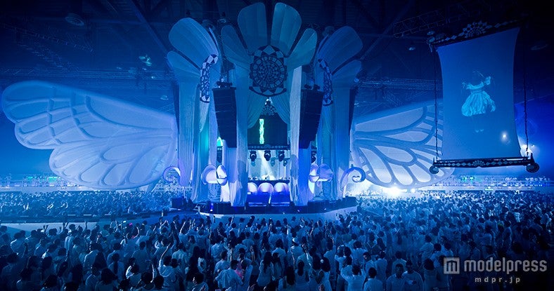 純白の世界を生み出す「SENSATION」