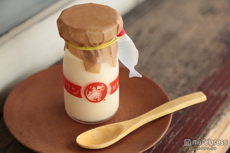 「おやつとやまねこ」は自家製プリンの瓶に猫のイラストが