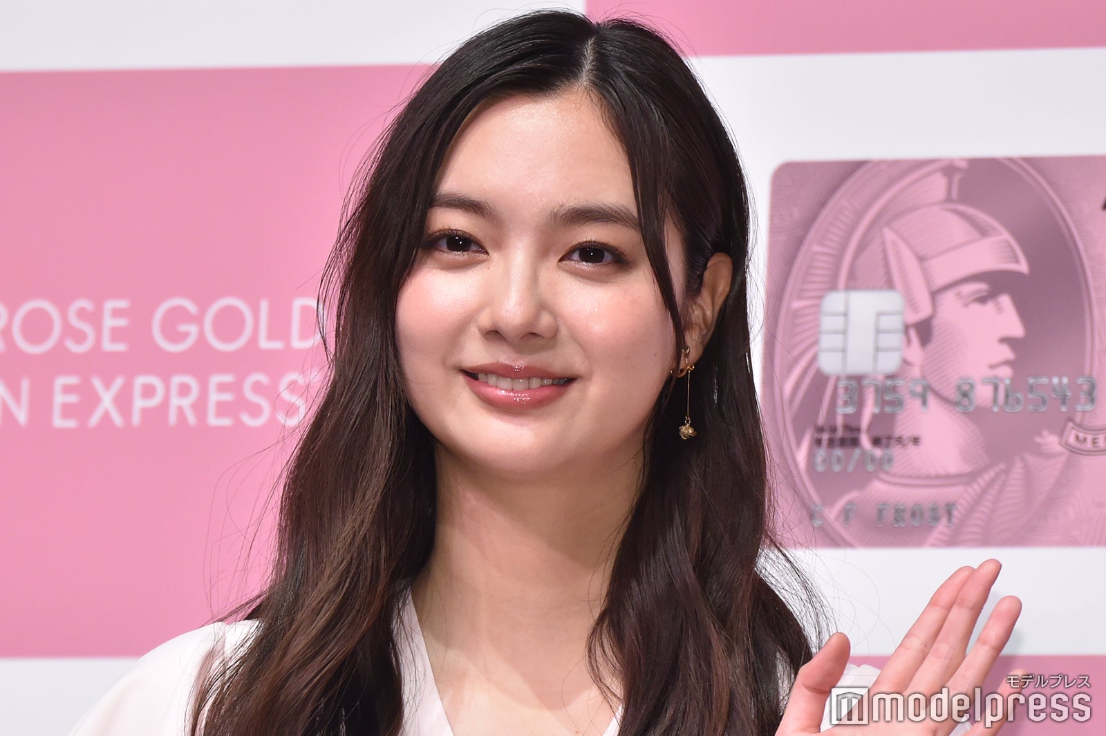 イメチェン前の新川優愛（C）モデルプレス