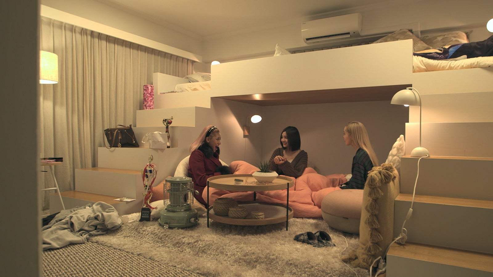 花、夢、ビビ「TERRACE HOUSE TOKYO 2019-2020」36th WEEK（C）フジテレビ／イースト・エンタテインメント