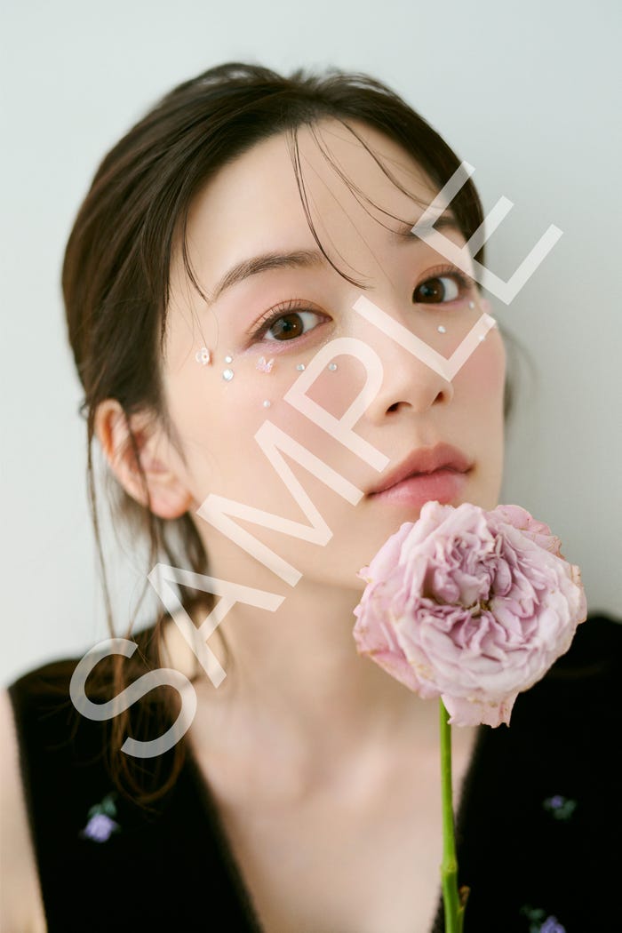 「永野芽郁カレンダー2027」購入特典Bスマホサイズフォトカード(通常版)(C)SDP