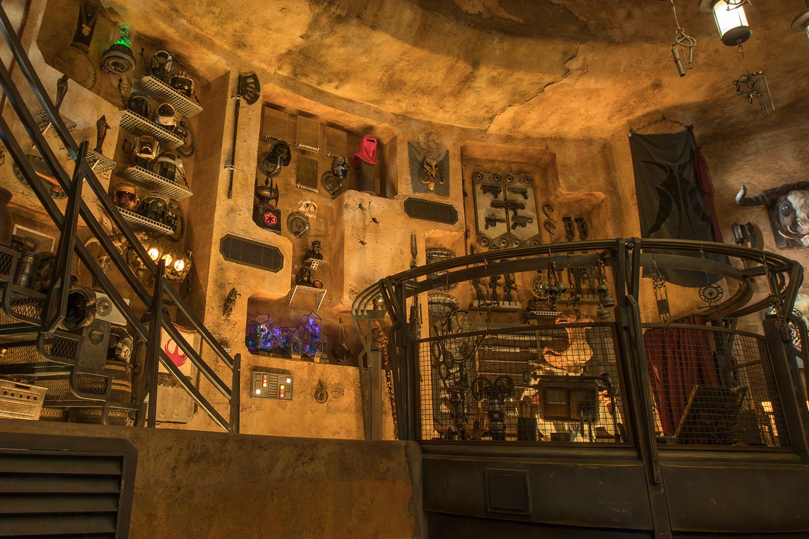 （C）Disney／Lucasfilm Ltd． (C) & TM Lucasfilm Ltd．