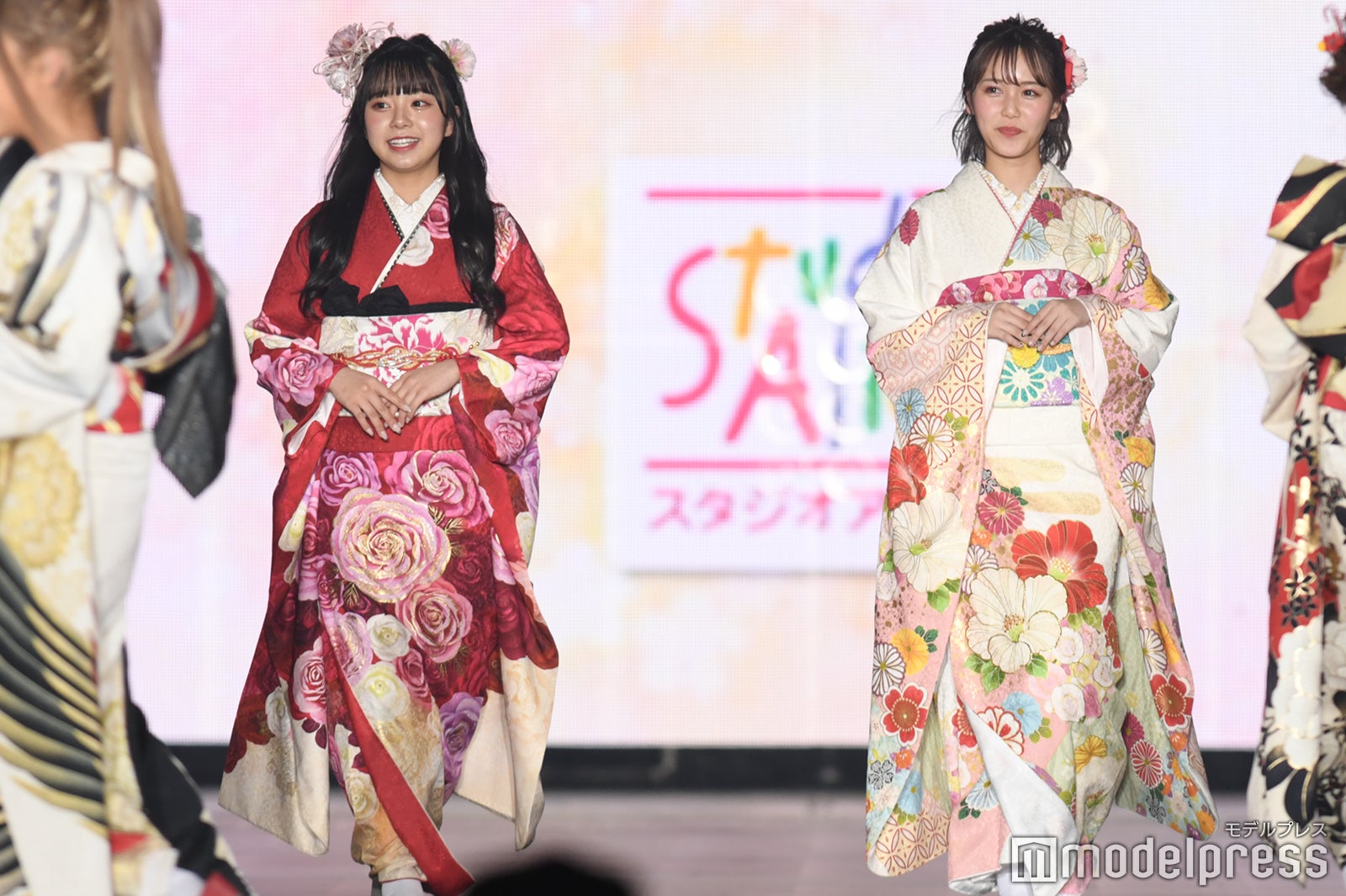 増田彩乃、西綾乃（C）モデルプレス