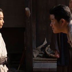鈴木亮平「距離感を大事に表現」『万引き家族』の城桧吏が息子役で初登場『西郷どん』