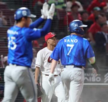 広島・新井監督「点の取られ方がもったいない」 森4回5安打3失点「投手への四球は出してはいけなかった」 中崎も四球から