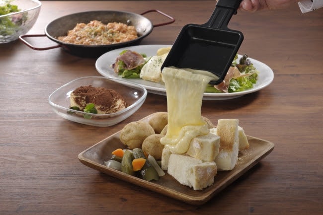 ラクレットグリルコース 2600円／画像提供：フークル