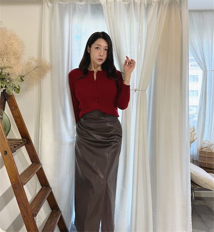 40歳"美しすぎる気象予報士"、秋のタイトコーデで魅力爆発「色気ダダ漏れですやん」
