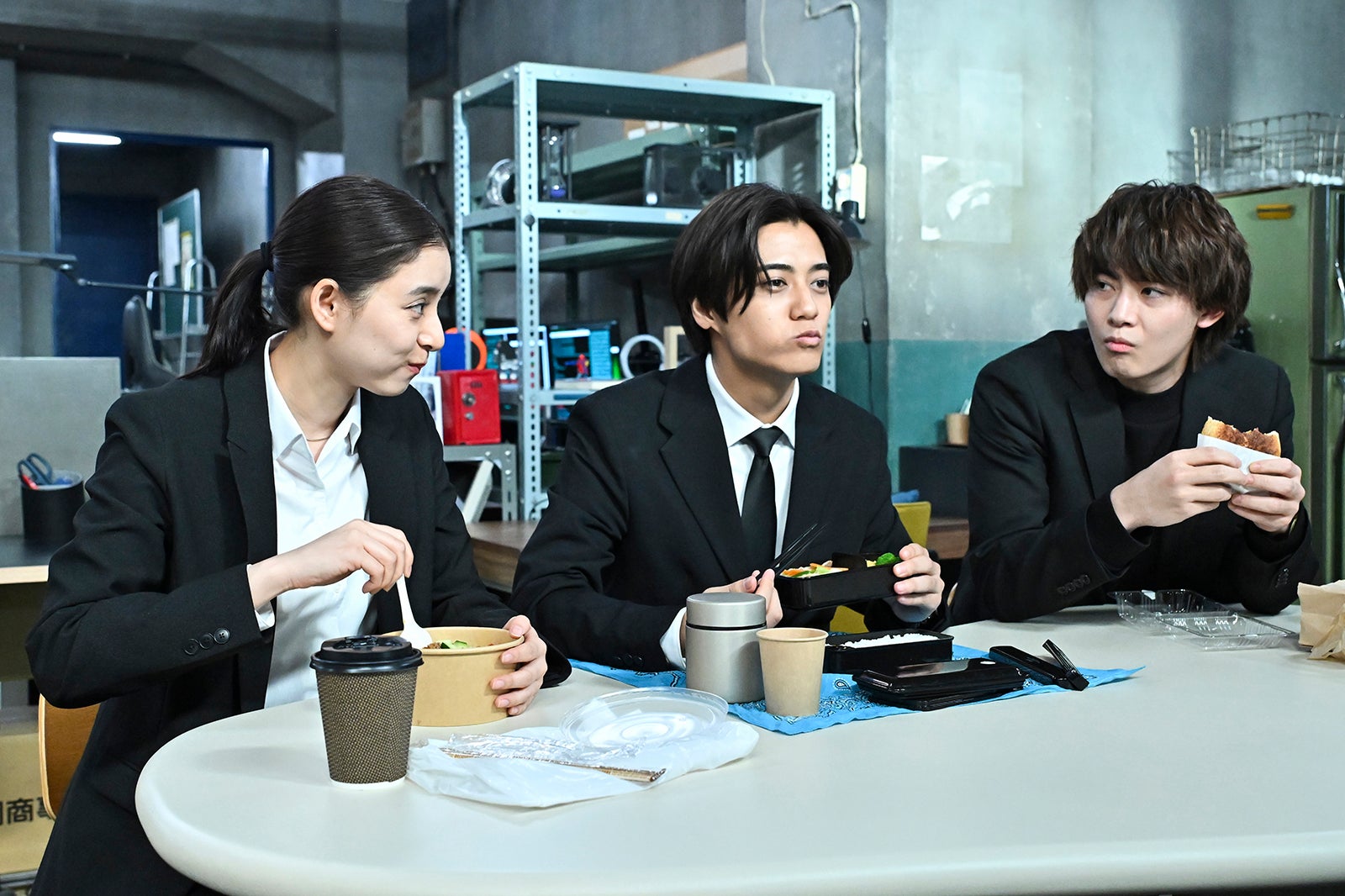 新木優子、高橋海人、豊田裕大「DOPE 麻薬取締部特捜課」第5話（C）TBS