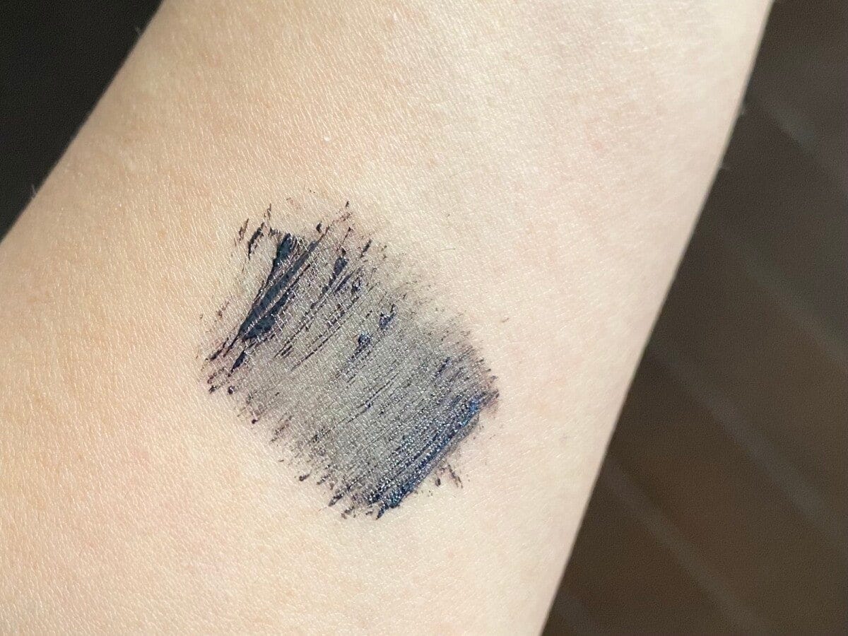 艶やかなブラック