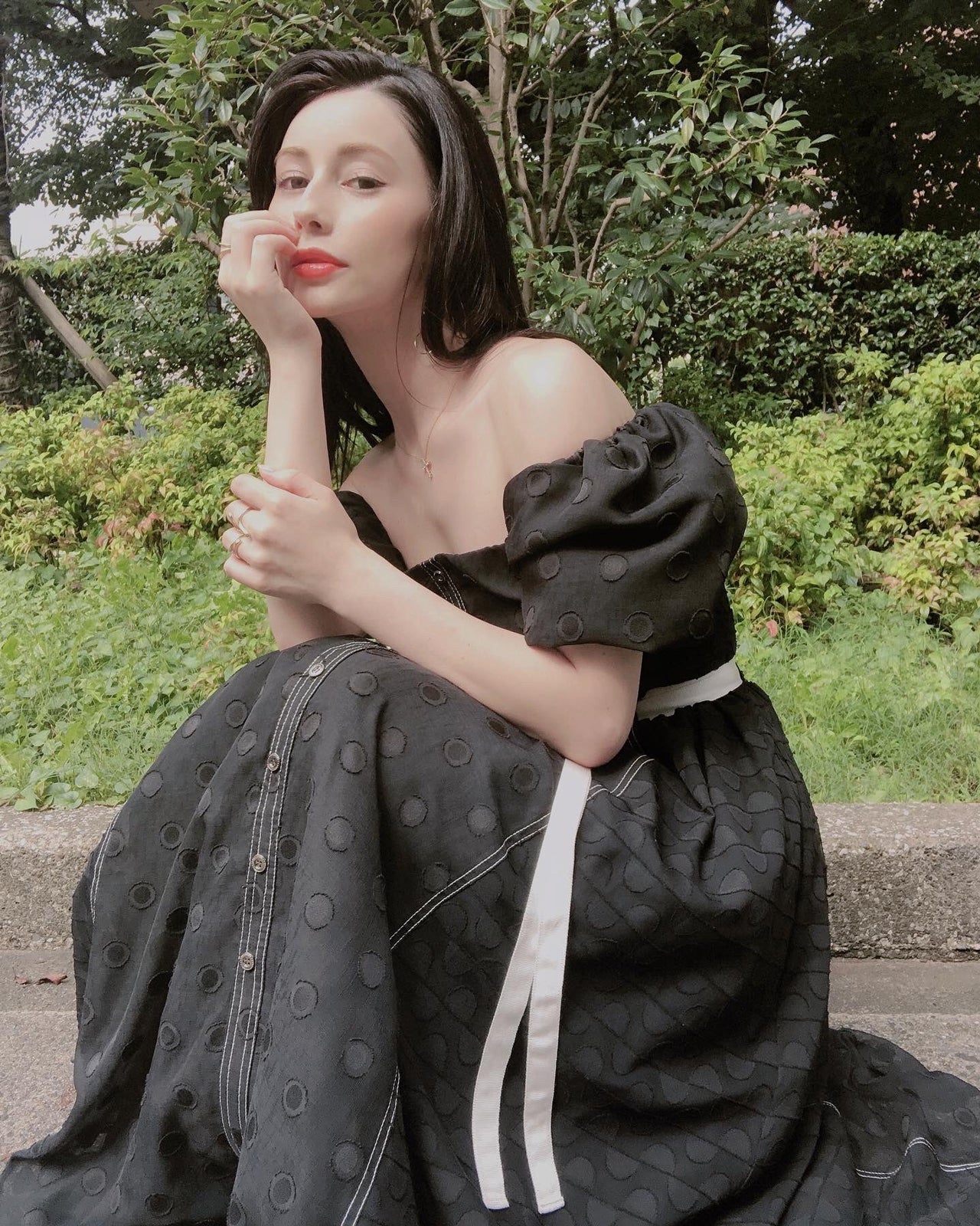 ダレノガレ明美、美デコルテ＆美背中輝くオフショル姿に「神々しい」「見惚れる」と反響