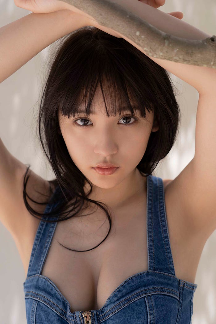 浅川梨奈(C)中村和孝/週刊プレイボーイ