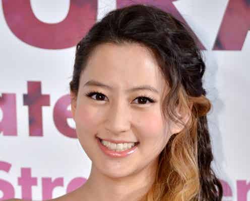 河北麻友子、意中の存在を告白 SEXYワンピで美脚披露