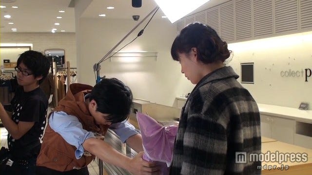 女優の大政絢が主演を務めるショートムービー「Heather LOVE♡Short Movies」の撮影風景