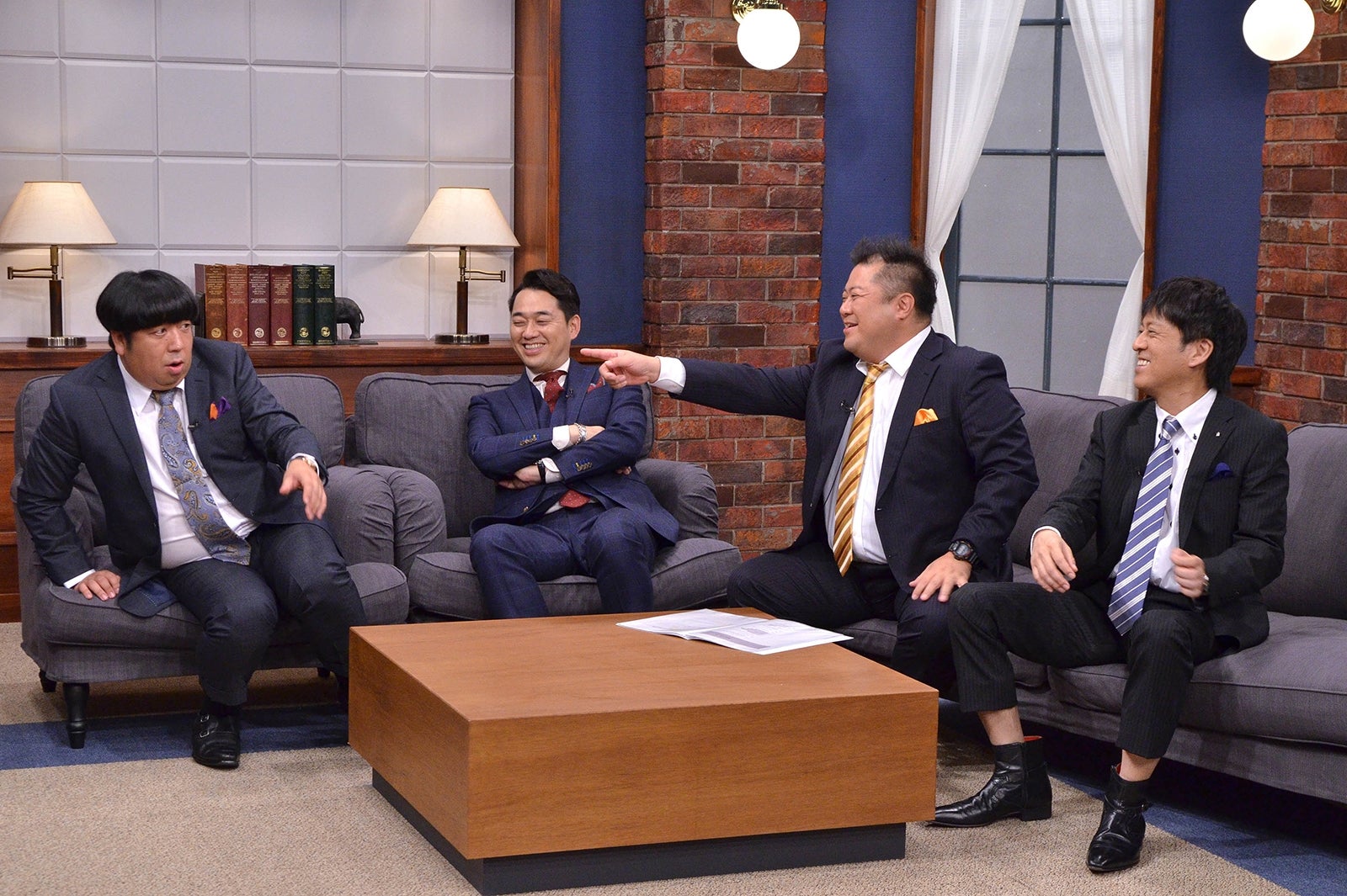 （左から）日村勇紀、設楽統、小杉竜一、吉田敬（画像提供：毎日放送）