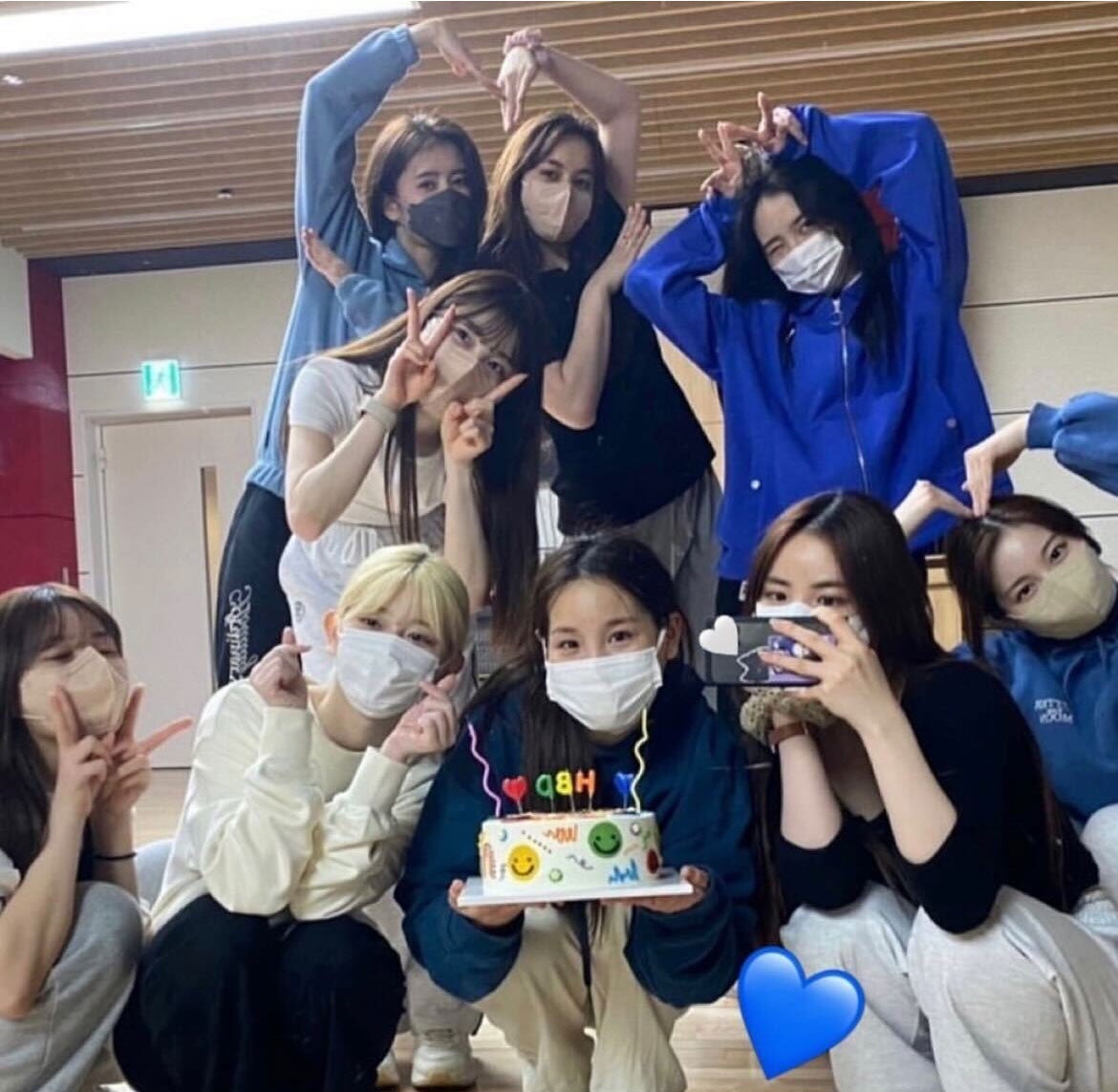 NiziUマコ、誕生日迎え祝福の声続々 メンバーとの写真も「可愛すぎる」と反響