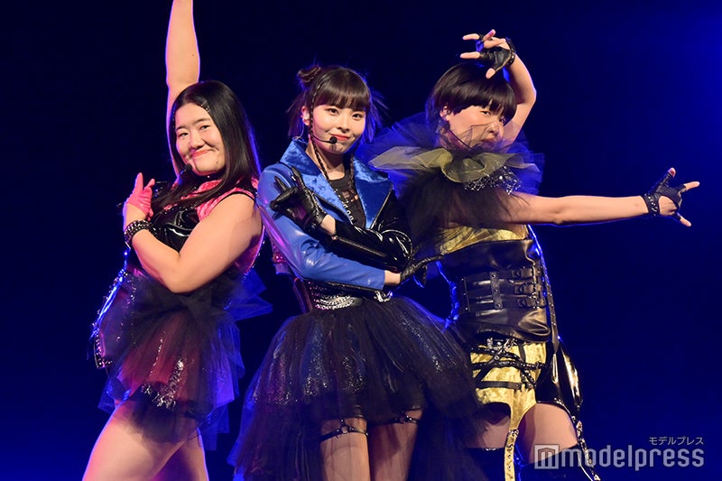 よしこ、川口ゆりな、まひる（C）モデルプレス