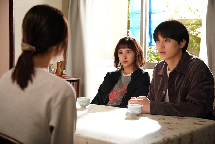 堀田真由、一ノ瀬颯「若草物語―恋する姉妹と恋せぬ私―」第8話(C)日本テレビ