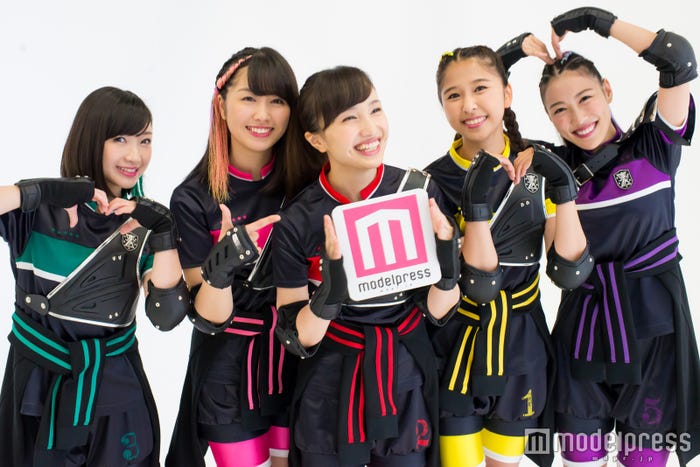 ももいろクローバーZ(左から)有安杏果、佐々木彩夏、百田夏菜子、玉井詩織、高城れに(C)モデルプレス