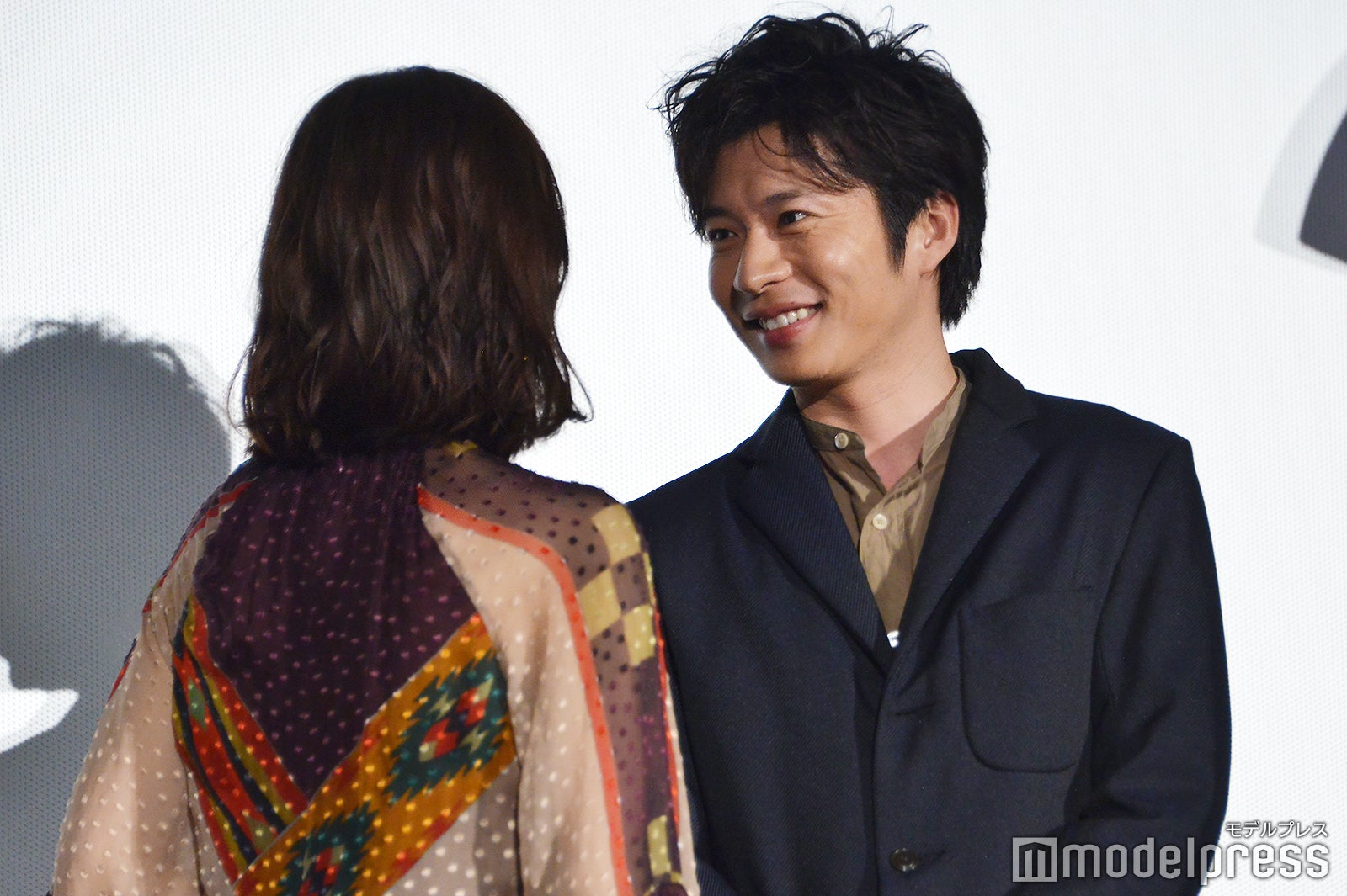 北川景子＆田中圭（C）モデルプレス