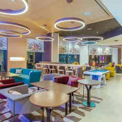 地下鉄4駅対応の新ホテル「アロフト・ソウル明洞」が便利すぎ カラフルなラウンジでバータイムも