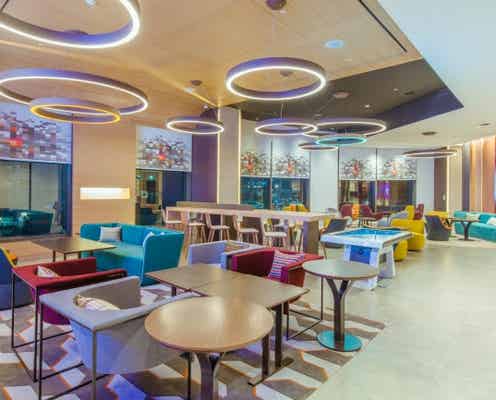 地下鉄4駅対応の新ホテル「アロフト・ソウル明洞」が便利すぎ カラフルなラウンジでバータイムも