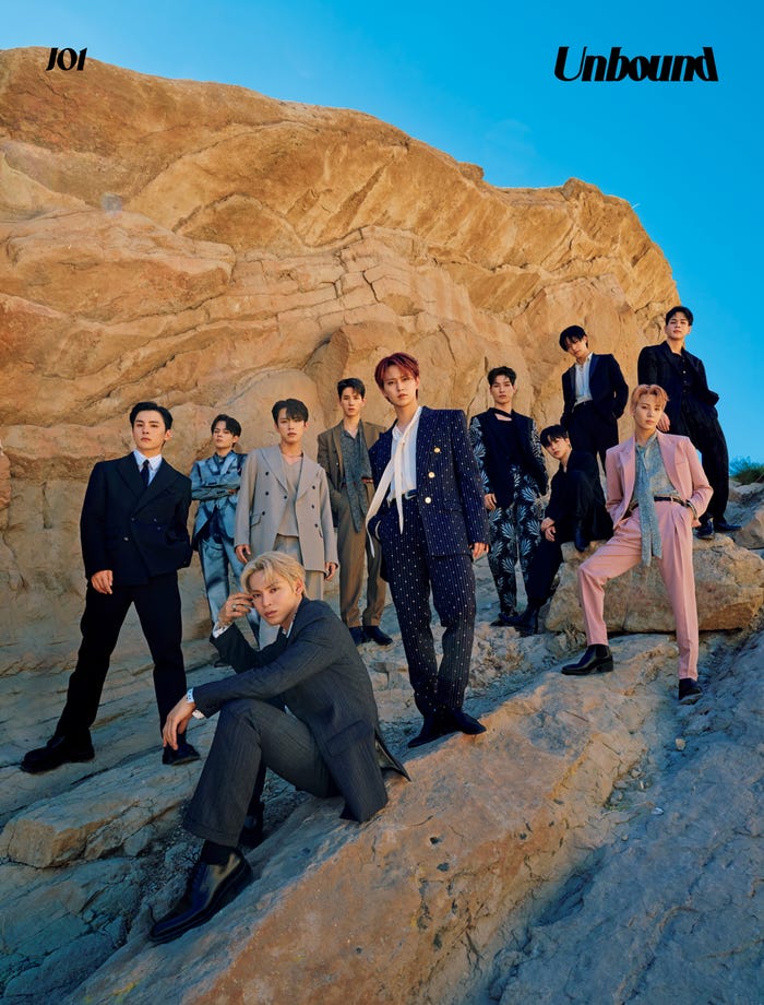 「JO1 2nd写真集 Unbound」楽天ブックス版カバー(撮影:ISAC/AKIRA HONDA)