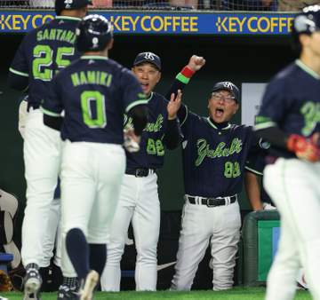 ヤクルトが29年ぶり最速20勝！またまたイケヤマジックさく裂！奥川初勝利＆3番起用の鈴木叶が4打点の大暴れ