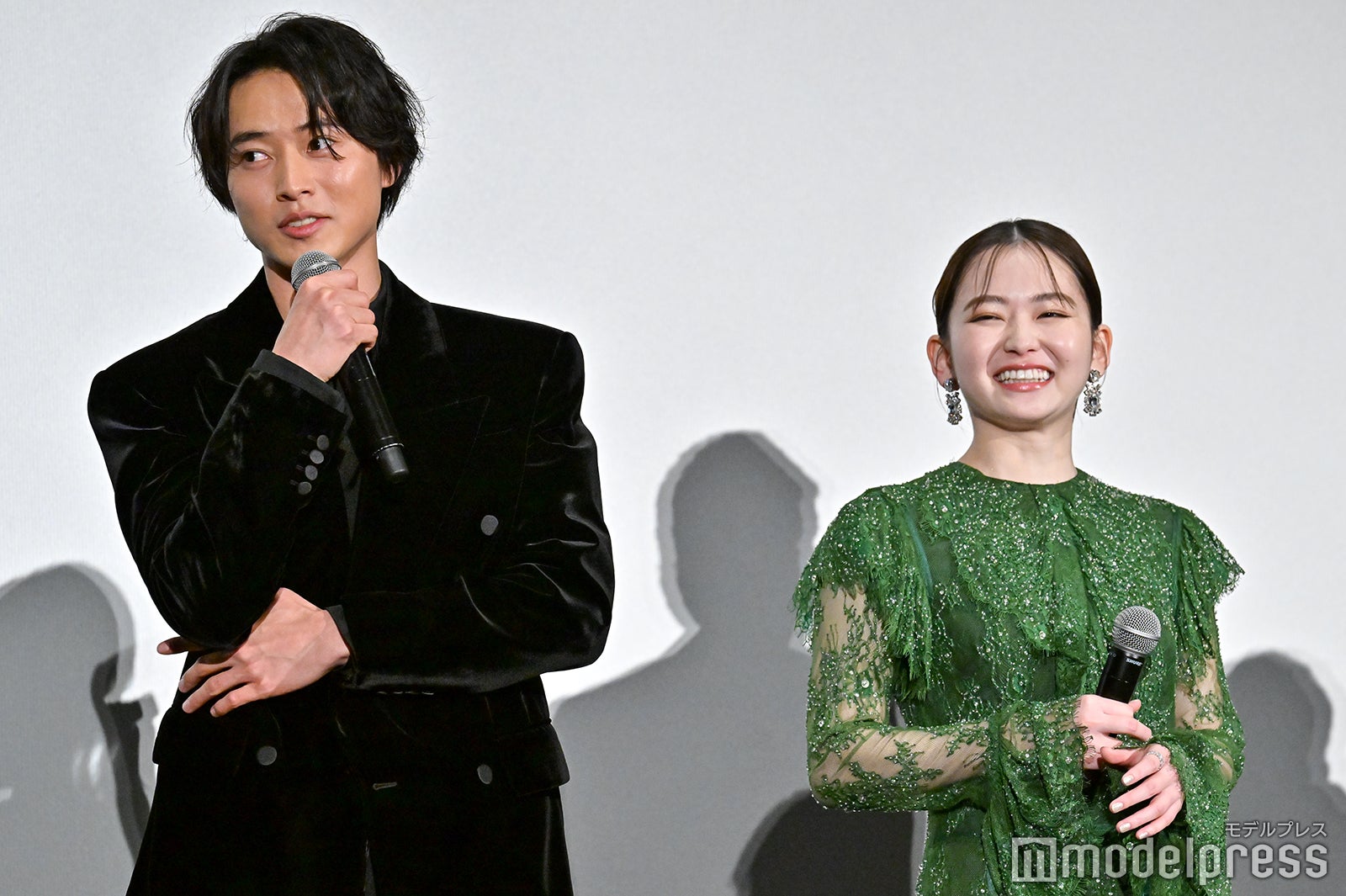 山崎賢人、山田杏奈（C）モデルプレス