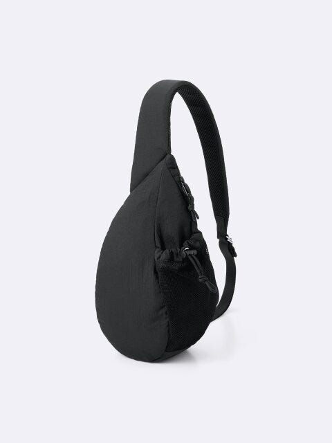 GU スリングショルダーバッグ GUのスリングショルダーバッグ
