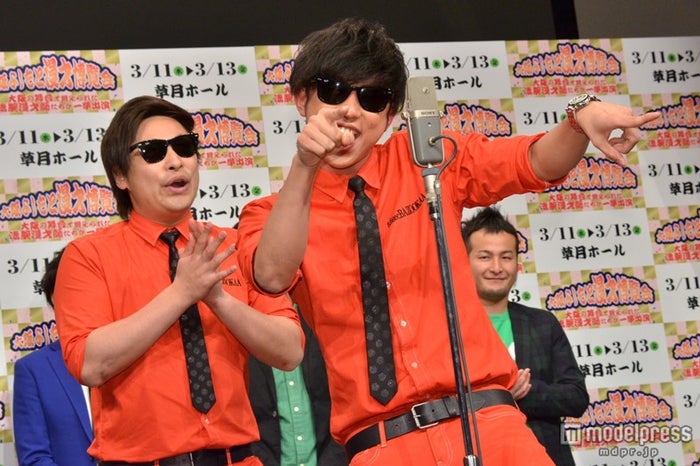 8 6秒バズーカーの ラッスンゴレライ を千鳥が完コピ サングラスなしの素顔も披露 モデルプレス