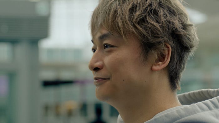 香取慎吾/「ボトルは資源!(香取)/(稲垣)」篇より(提供写真)