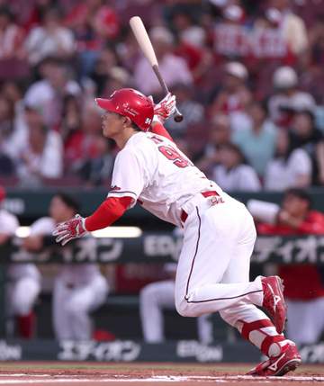 広島・佐藤啓介2戦ぶりスタメンで初回先制弾 プロ1号から11戦で3本目「継続することが大事」育成3年目に覚醒気配