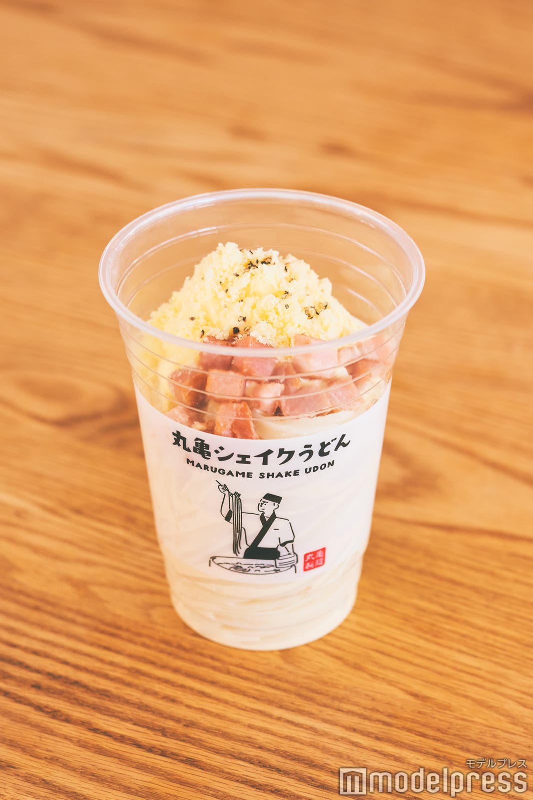 『こくうま玉子のカルボナーラうどん』(C)モデルプレス