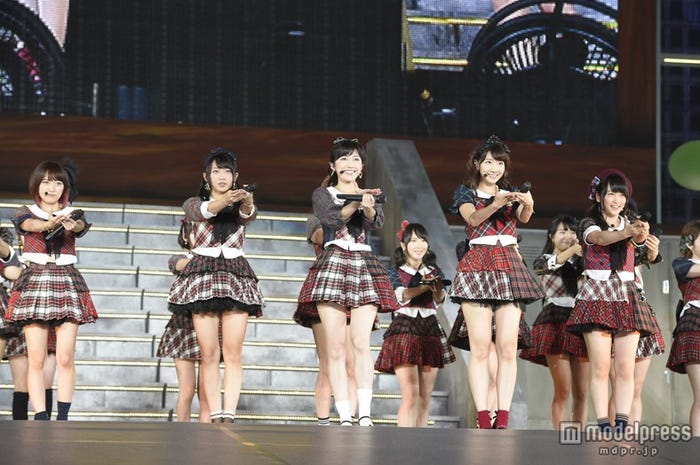 乃木坂46生駒里奈 胸を触るのが好き 触りたいakb48メンバーは モデルプレス