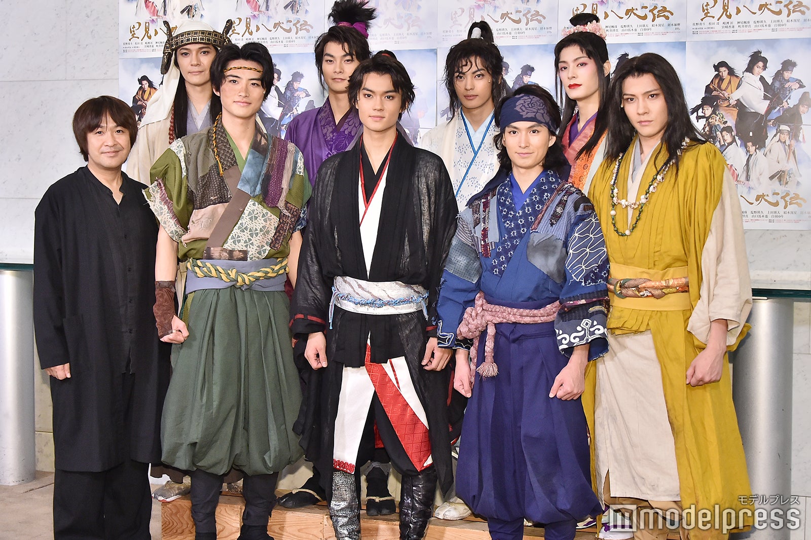 （下段左から）深作健太監督、岐洲匠、佐野勇斗、松田凌、財木琢磨（上段左から）、上田堪大、結木滉星、神尾楓珠、塩野瑛久
（C）モデルプレス