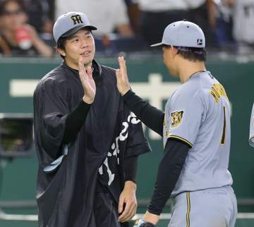 阪神 才木「すいませんでした」連発に左翼席が沸く ヒーローインタビューで「最後までピンチやったなー、と」巨人戦10連勝には「たまたまです」