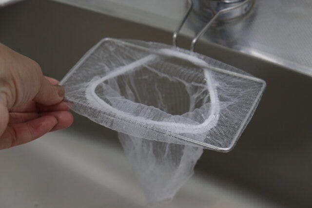 蛇口につけるステンレス水切りネットホルダー　ネット装着