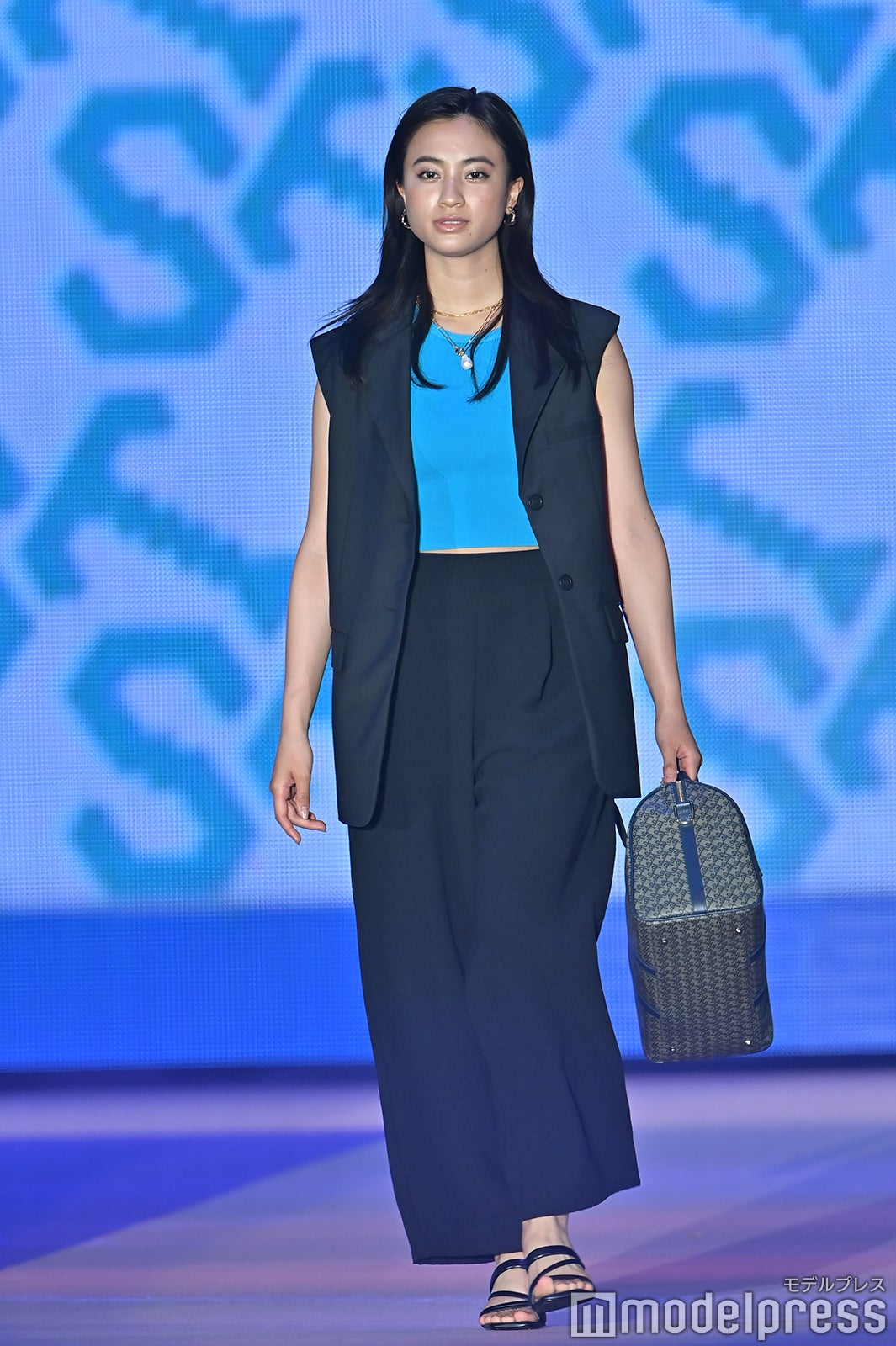 （C）モデルプレス