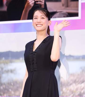 綾瀬はるか 人がラブレターを書く理由をしみじみ回答「その人が生きていることがもうラブレター」妻夫木聡が感心