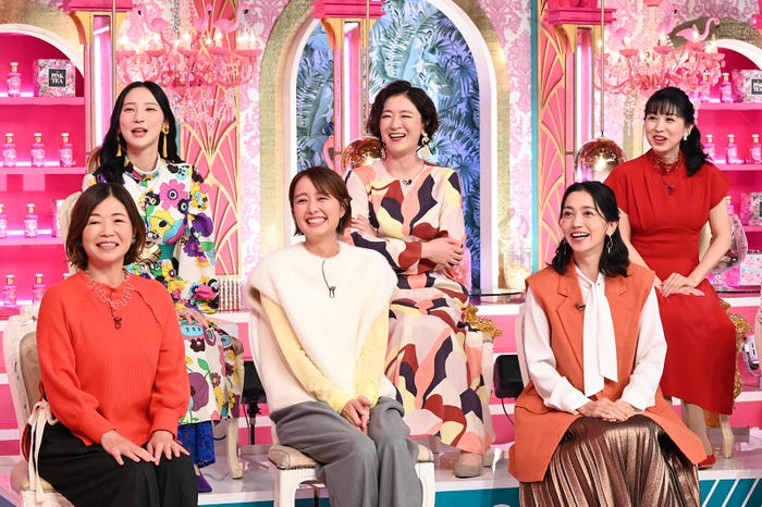 大久保佳代子、ファーストサマーウイカ、中村仁美、しゅはまはるみ、遠藤久美子、西村知美(C)日本テレビ