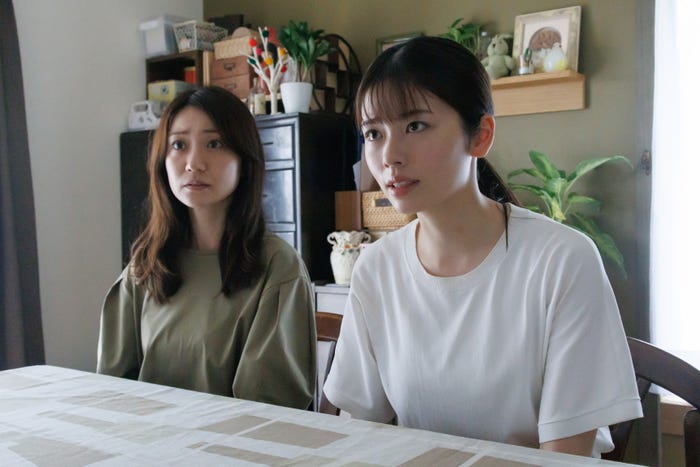 大島優子、小芝風花「GO HOME~警視庁身元不明人相談室~」最終話(C)日本テレビ