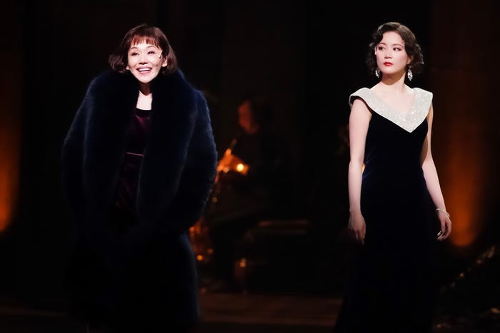 (左から)大竹しのぶ、生田絵梨花「GYPSY」より/撮影:田中亜紀(提供写真)