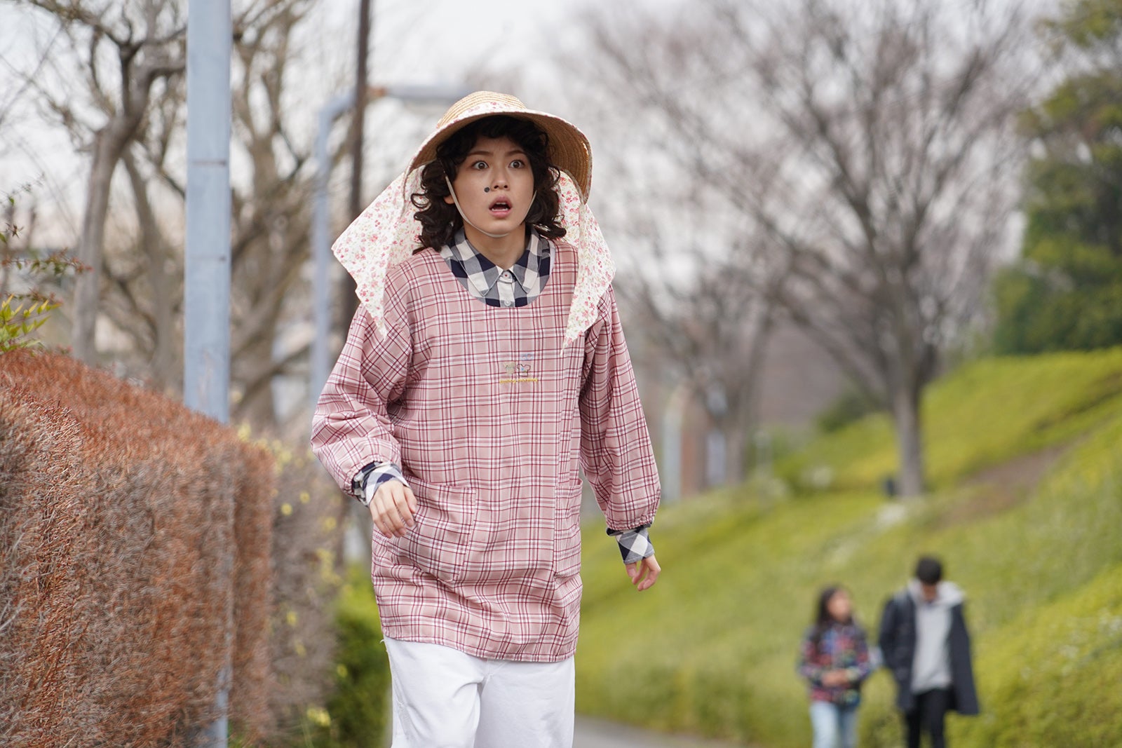 “昭和のおばちゃん風”の小芝風花（C）日本テレビ